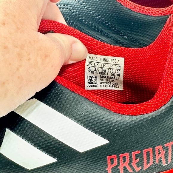 Adidas Boys Predator Indoor Soccer Shoes Size 4 Red White Black Cleats - Picture 8 of 9